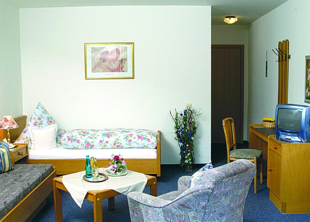 Hotel Garni Hubertushof บาดฟึสซิง ห้อง รูปภาพ
