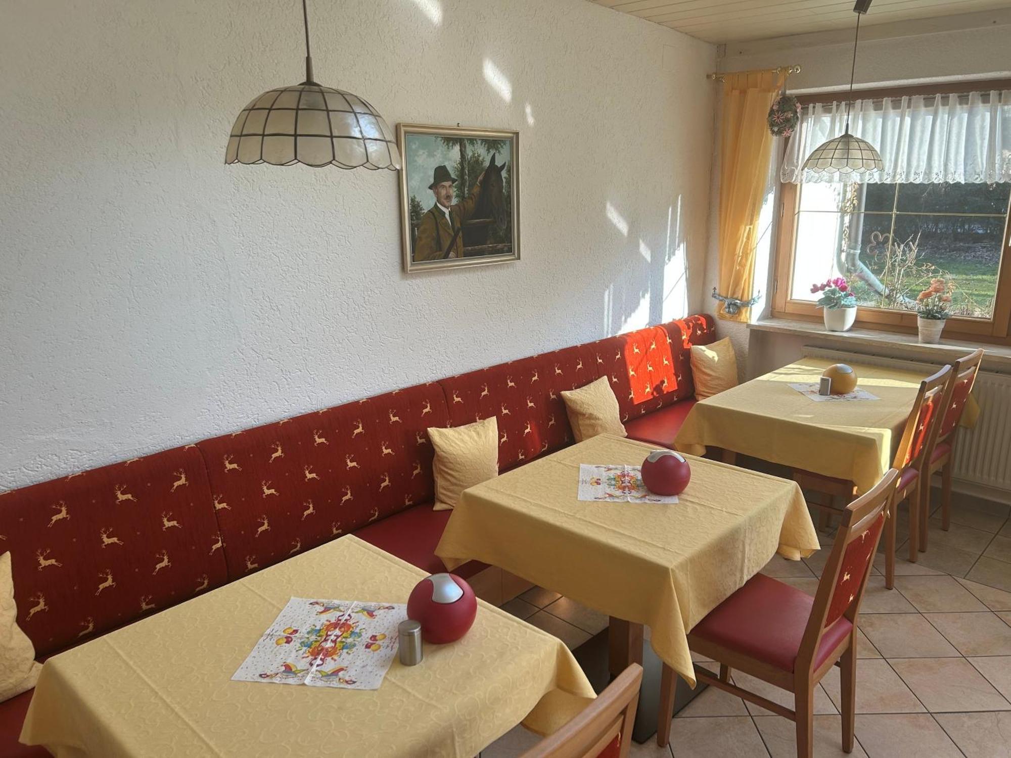 Hotel Garni Hubertushof บาดฟึสซิง ภายนอก รูปภาพ
