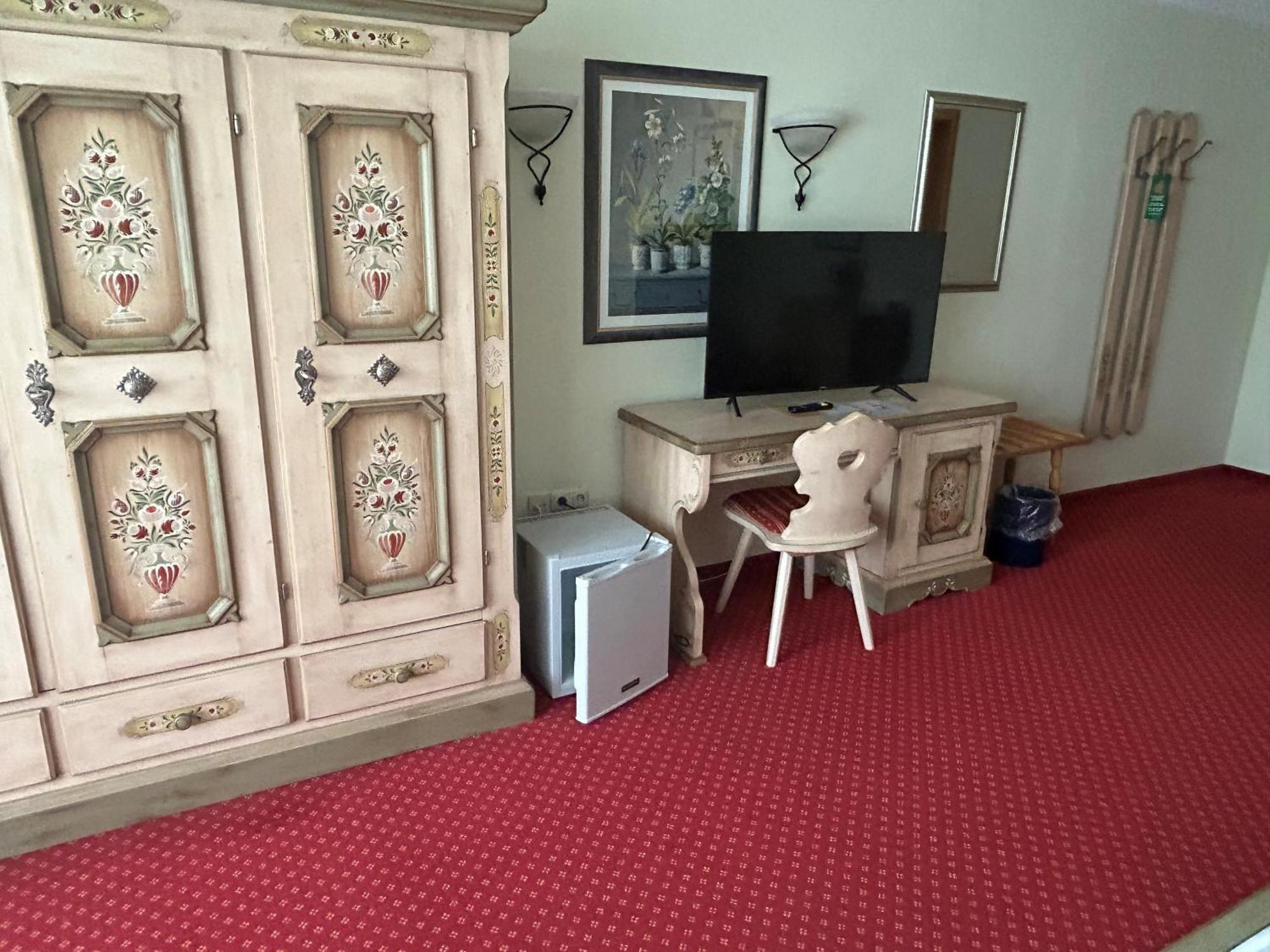 Hotel Garni Hubertushof บาดฟึสซิง ภายนอก รูปภาพ