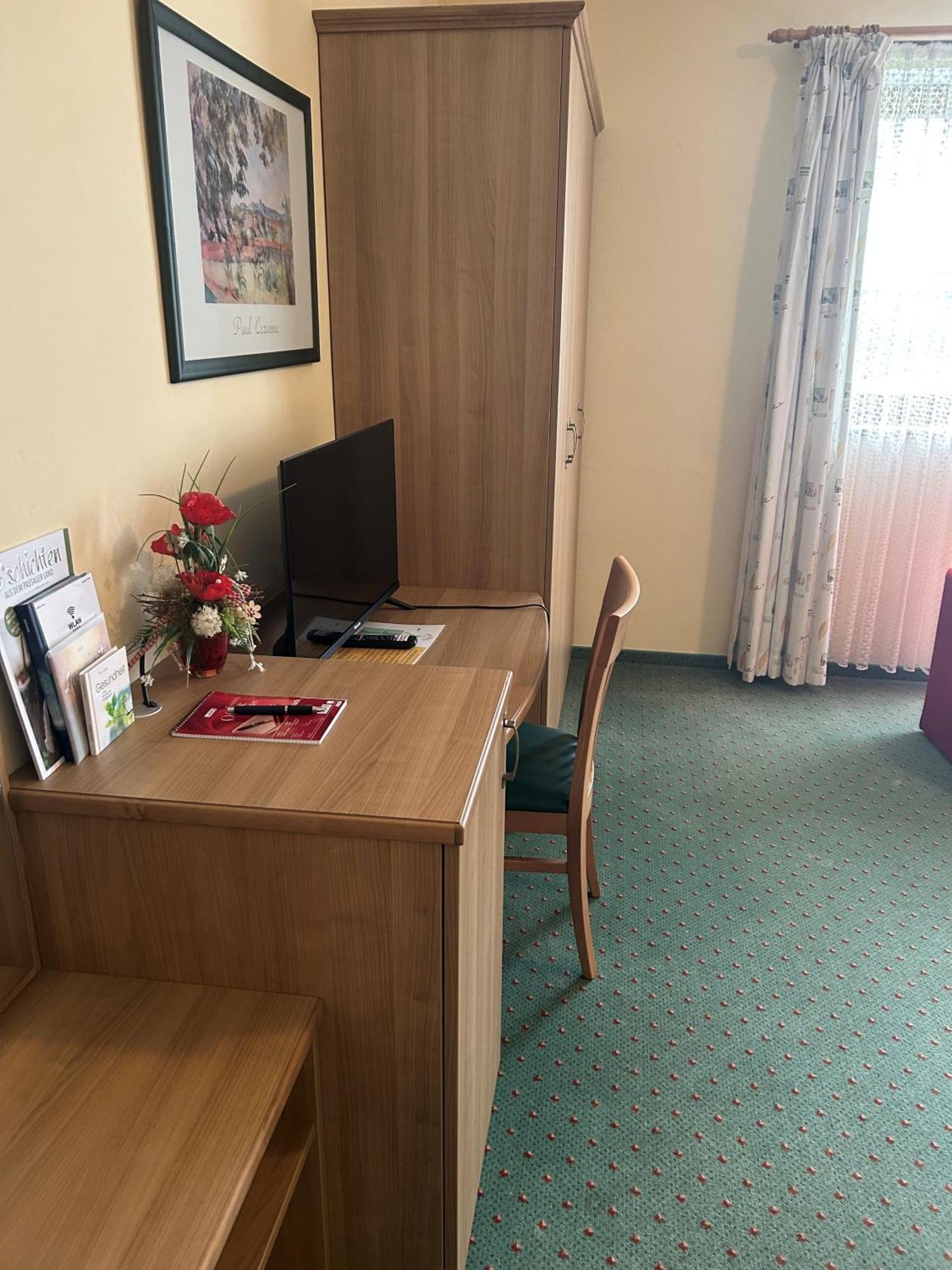 Hotel Garni Hubertushof บาดฟึสซิง ภายนอก รูปภาพ