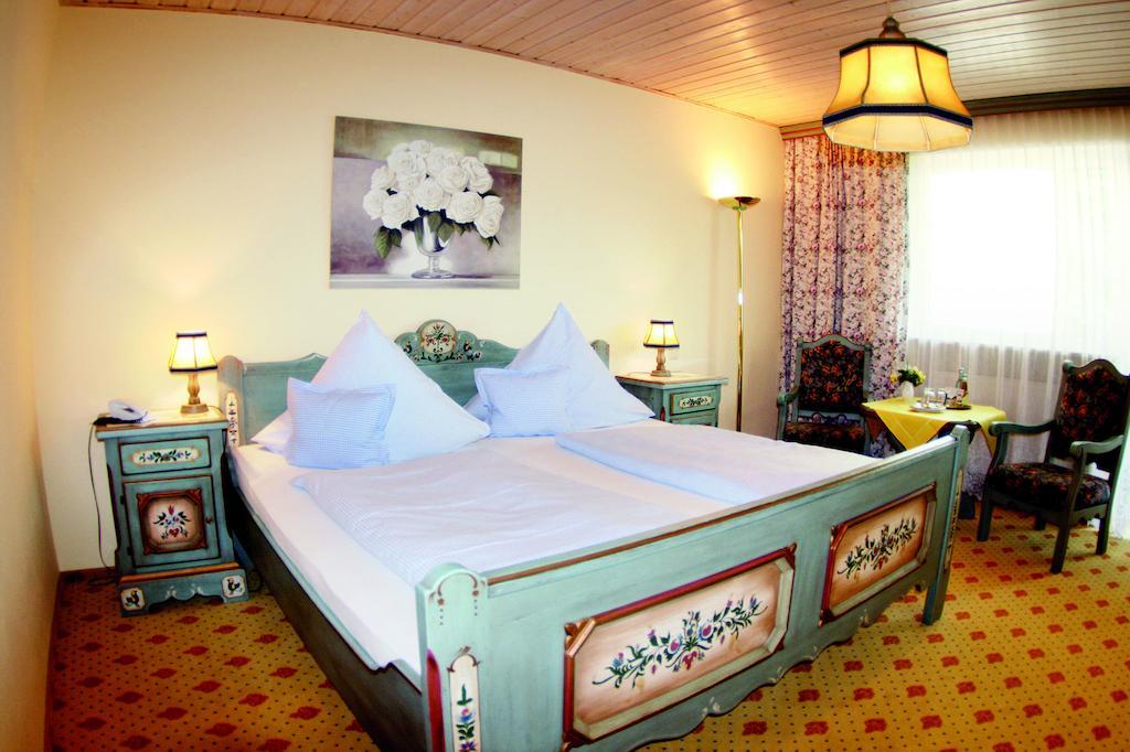 Hotel Garni Hubertushof บาดฟึสซิง ห้อง รูปภาพ