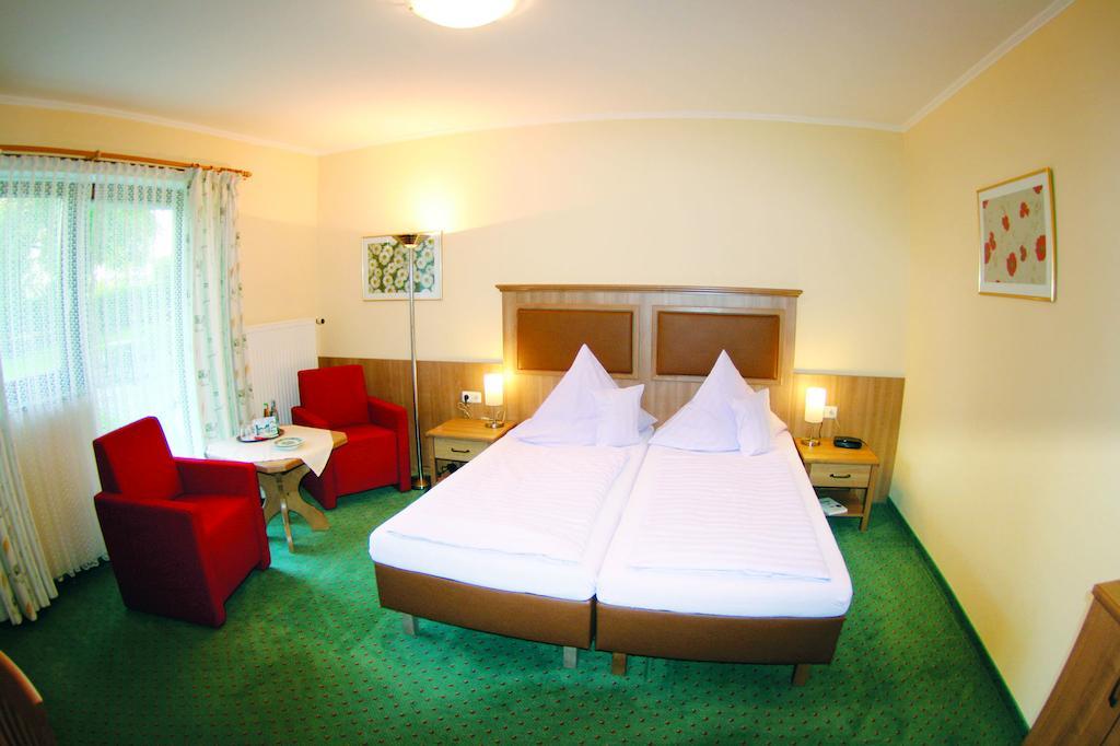 Hotel Garni Hubertushof บาดฟึสซิง ห้อง รูปภาพ